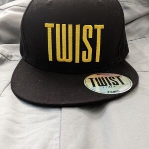 Twist snapback by academy fits